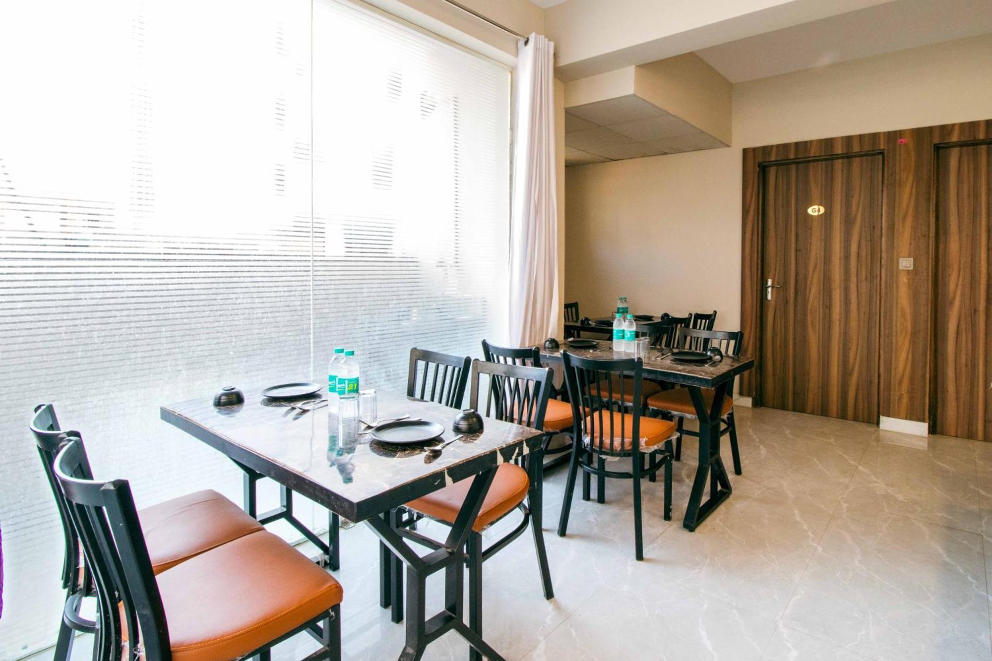 Hotel Treebo Elite Corporate, Sector 62 Noida Esterno foto