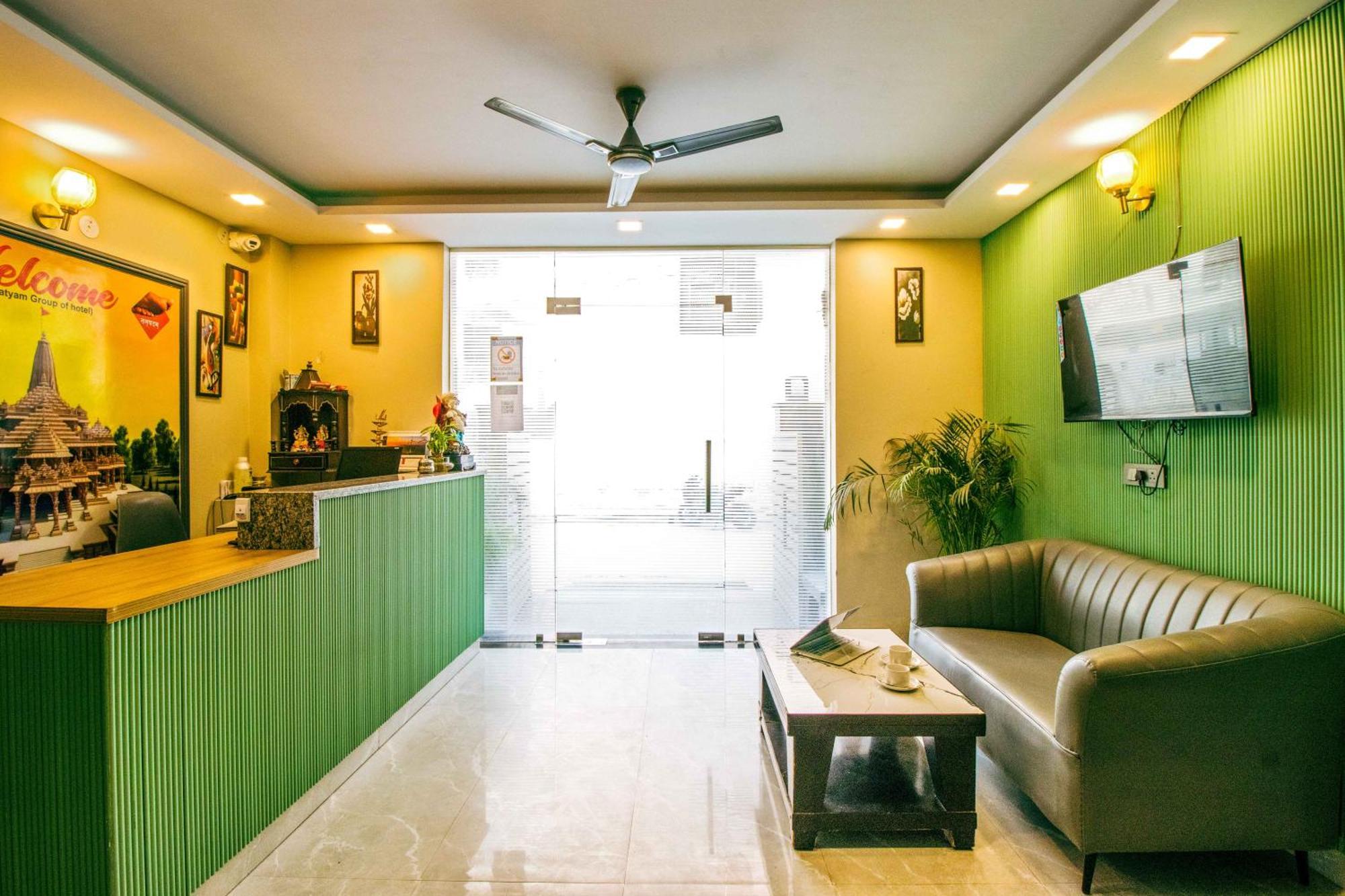 Hotel Treebo Elite Corporate, Sector 62 Noida Esterno foto