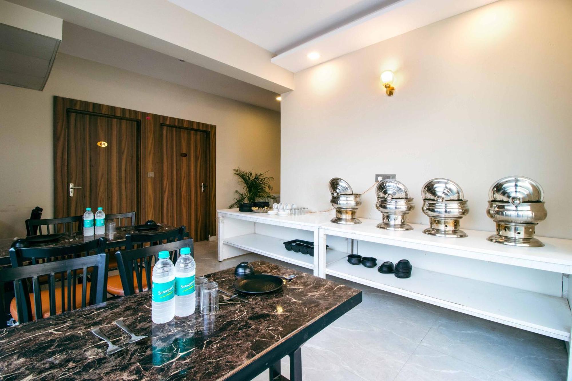 Hotel Treebo Elite Corporate, Sector 62 Noida Esterno foto