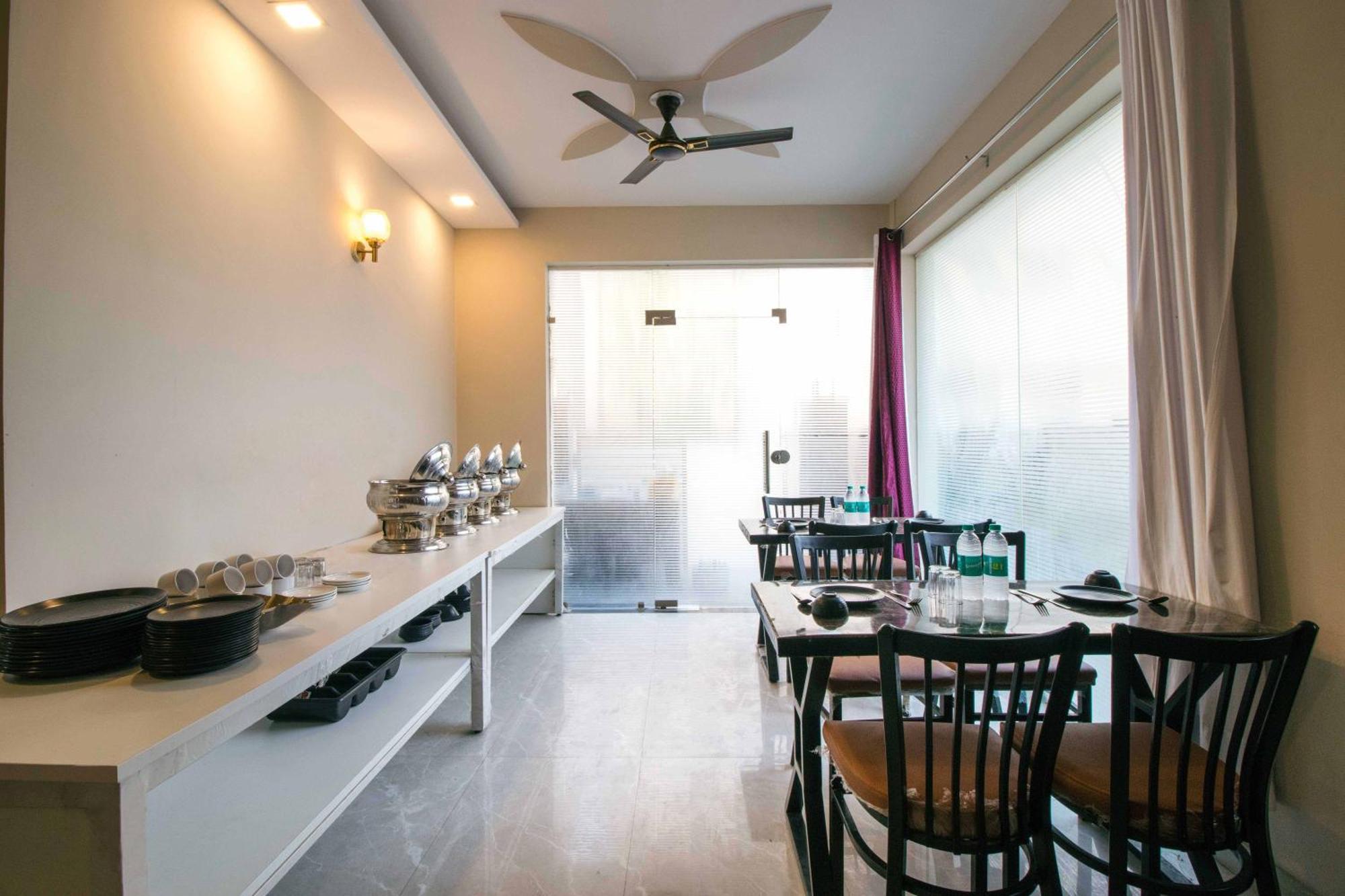 Hotel Treebo Elite Corporate, Sector 62 Noida Esterno foto
