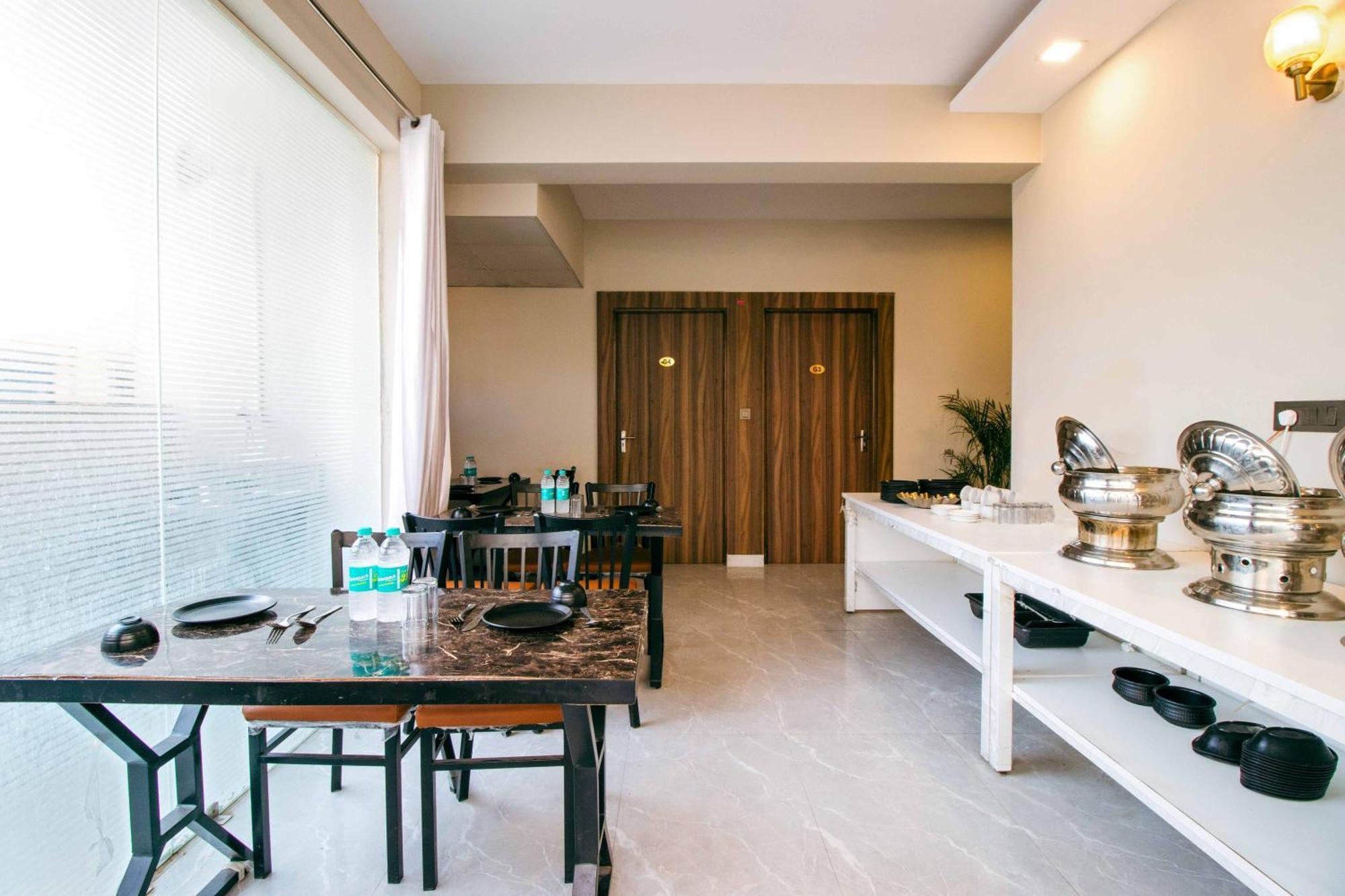 Hotel Treebo Elite Corporate, Sector 62 Noida Esterno foto