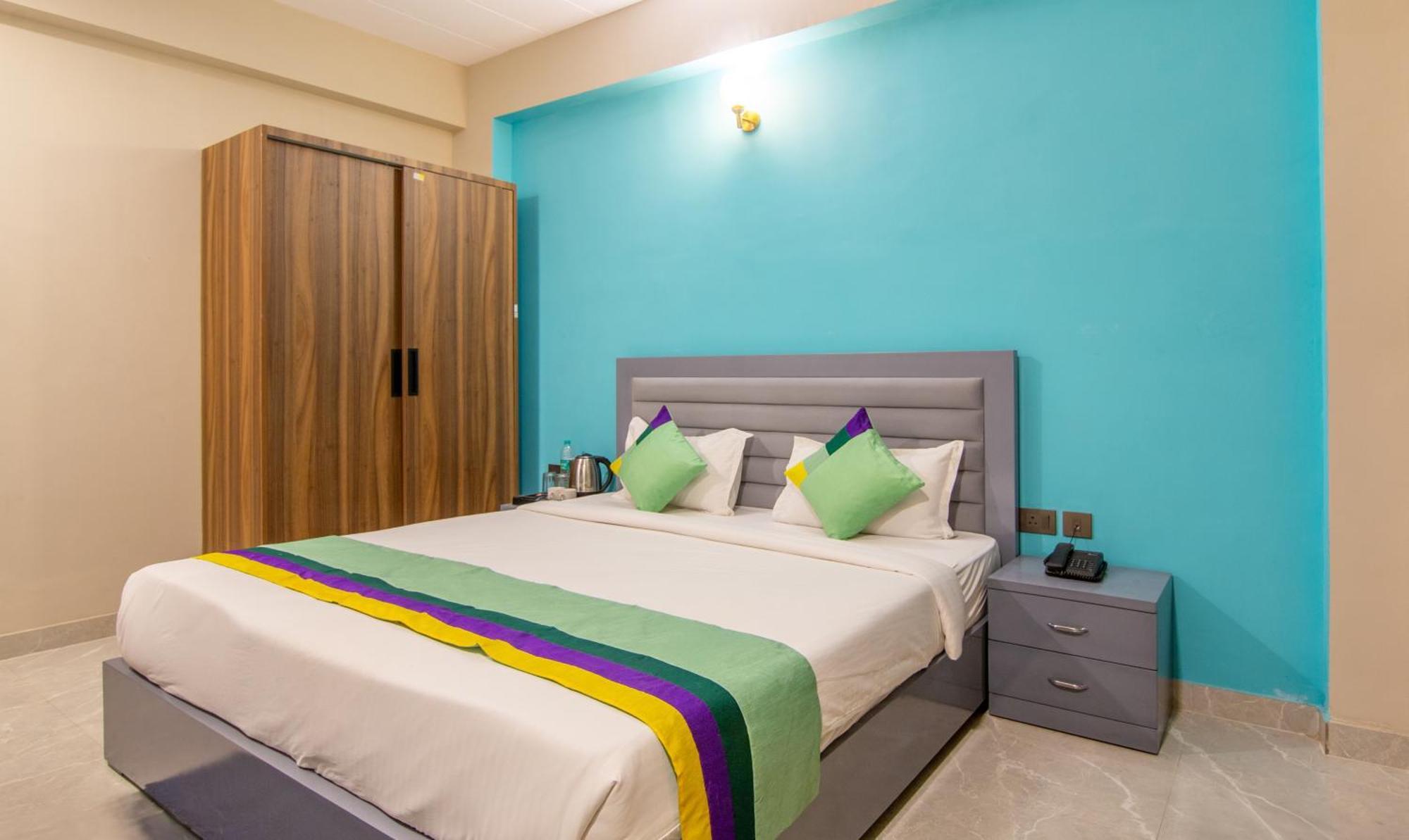 Hotel Treebo Elite Corporate, Sector 62 Noida Esterno foto