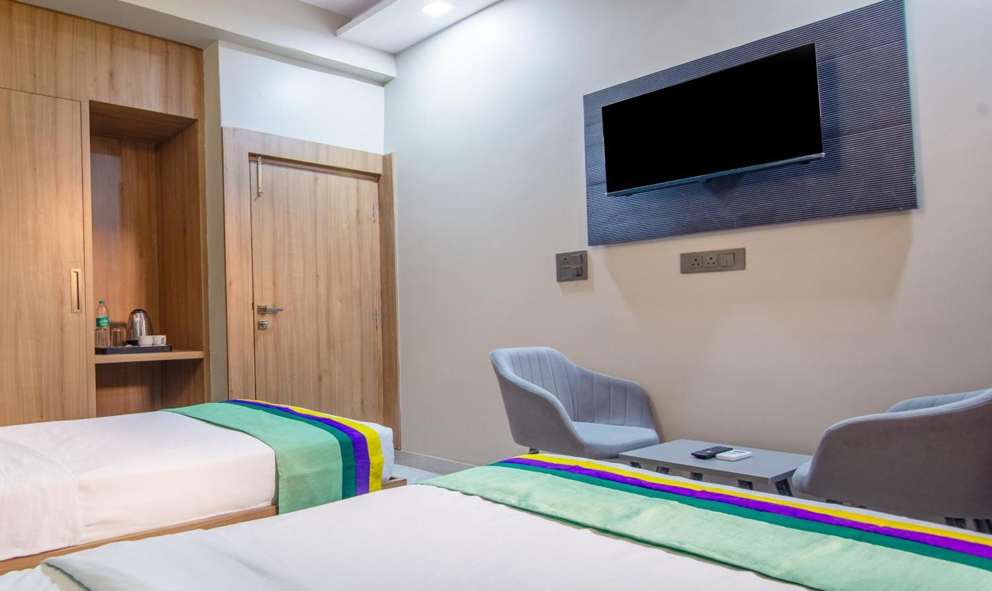 Hotel Treebo Elite Corporate, Sector 62 Noida Esterno foto