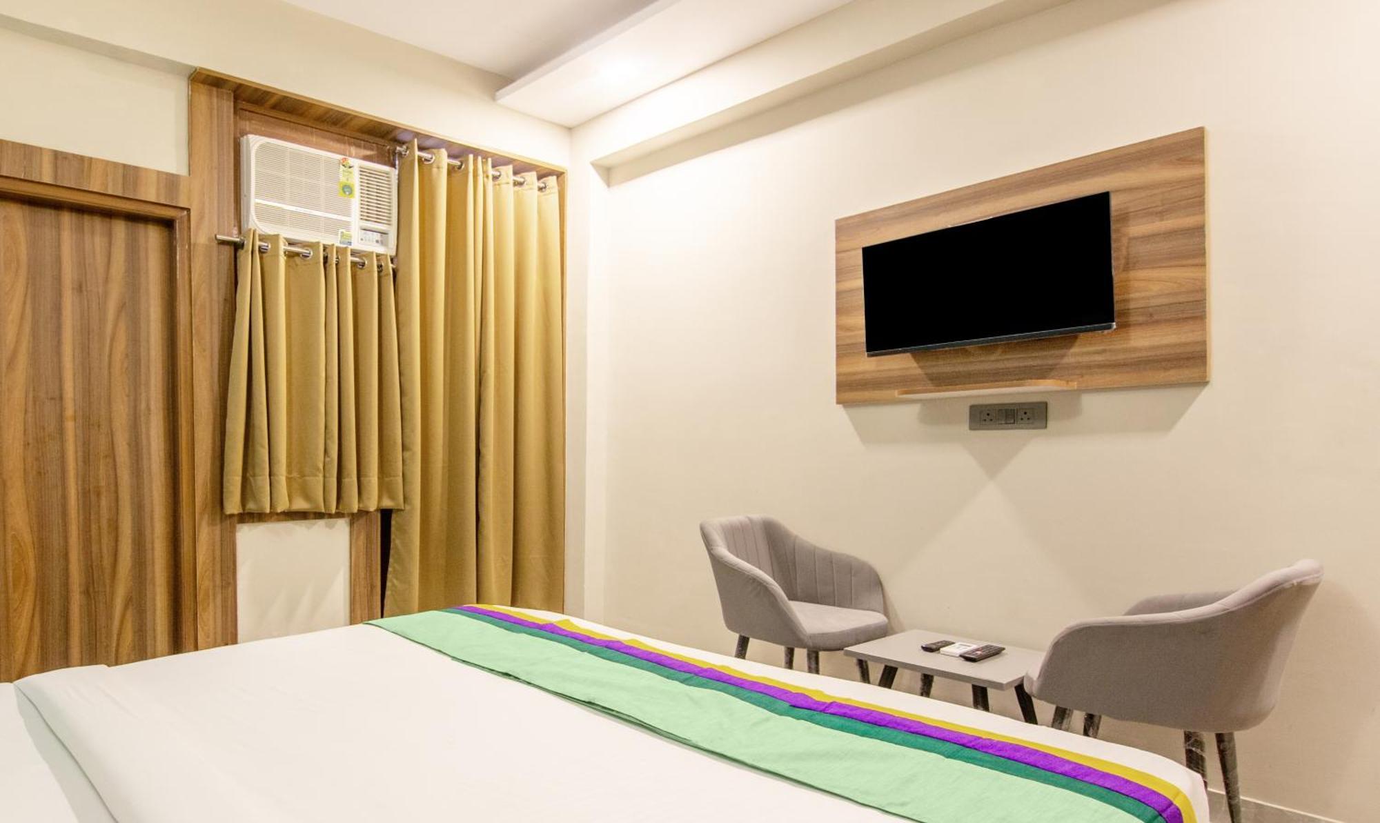 Hotel Treebo Elite Corporate, Sector 62 Noida Esterno foto