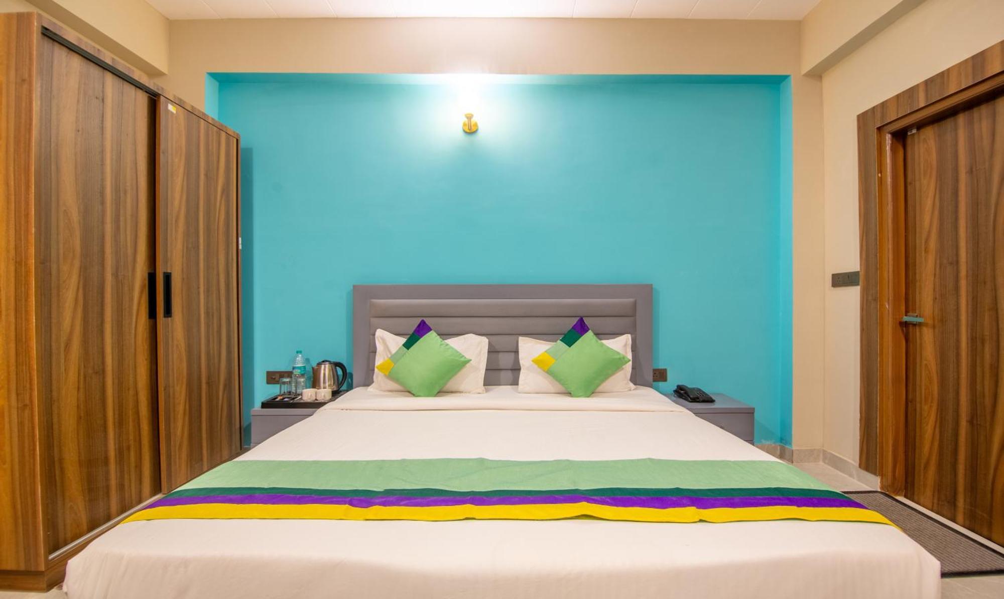 Hotel Treebo Elite Corporate, Sector 62 Noida Esterno foto