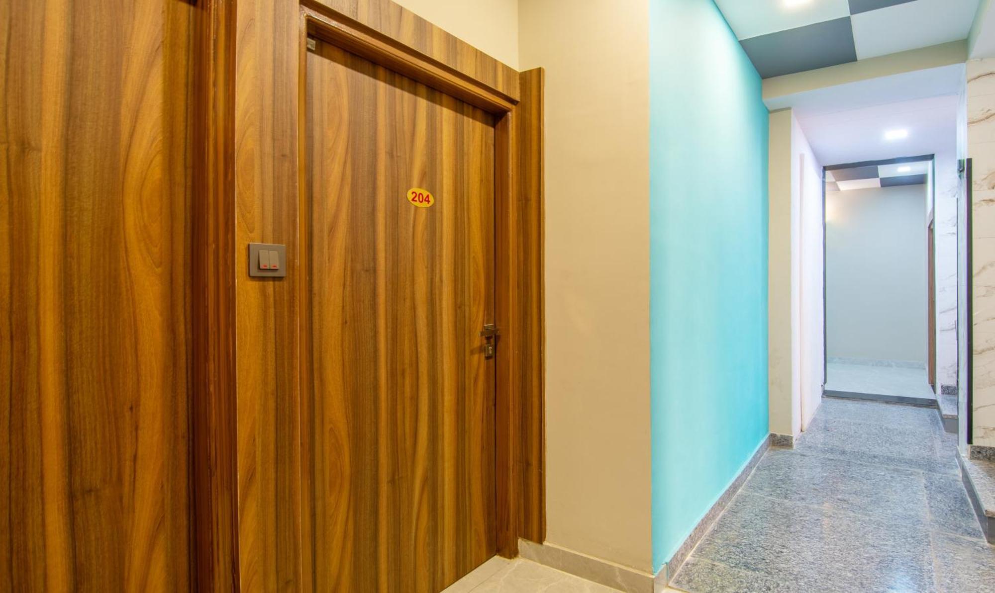Hotel Treebo Elite Corporate, Sector 62 Noida Esterno foto