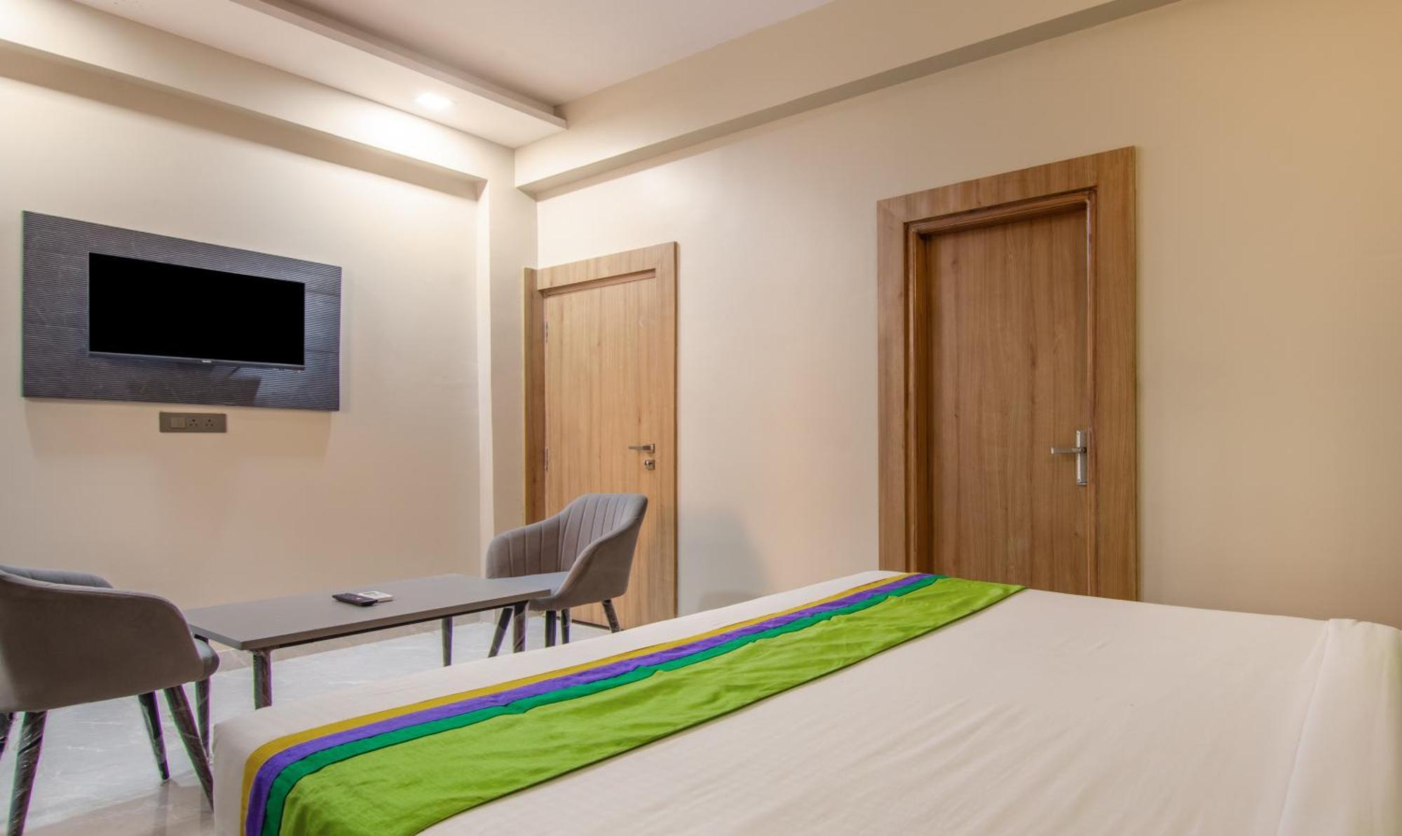 Hotel Treebo Elite Corporate, Sector 62 Noida Esterno foto