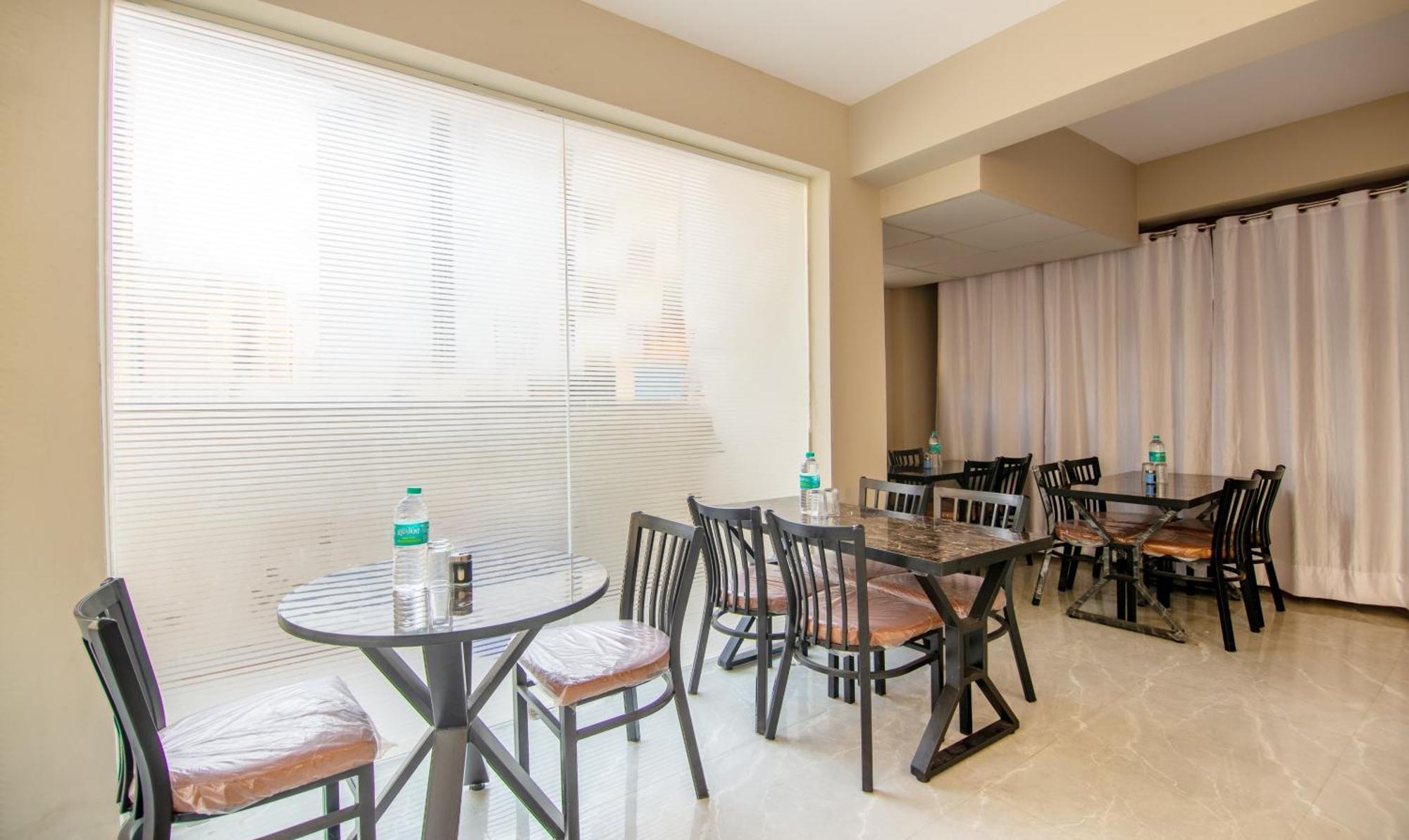 Hotel Treebo Elite Corporate, Sector 62 Noida Esterno foto